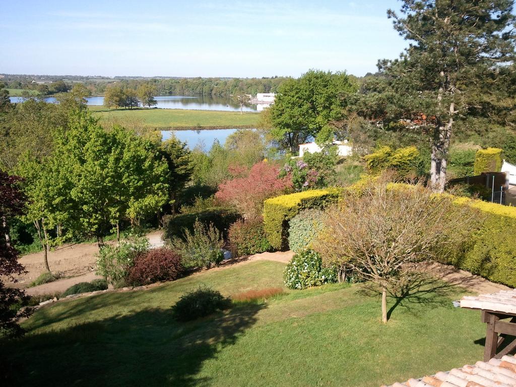 Mas Du Trezon Bed & Breakfast Cholet Bagian luar foto